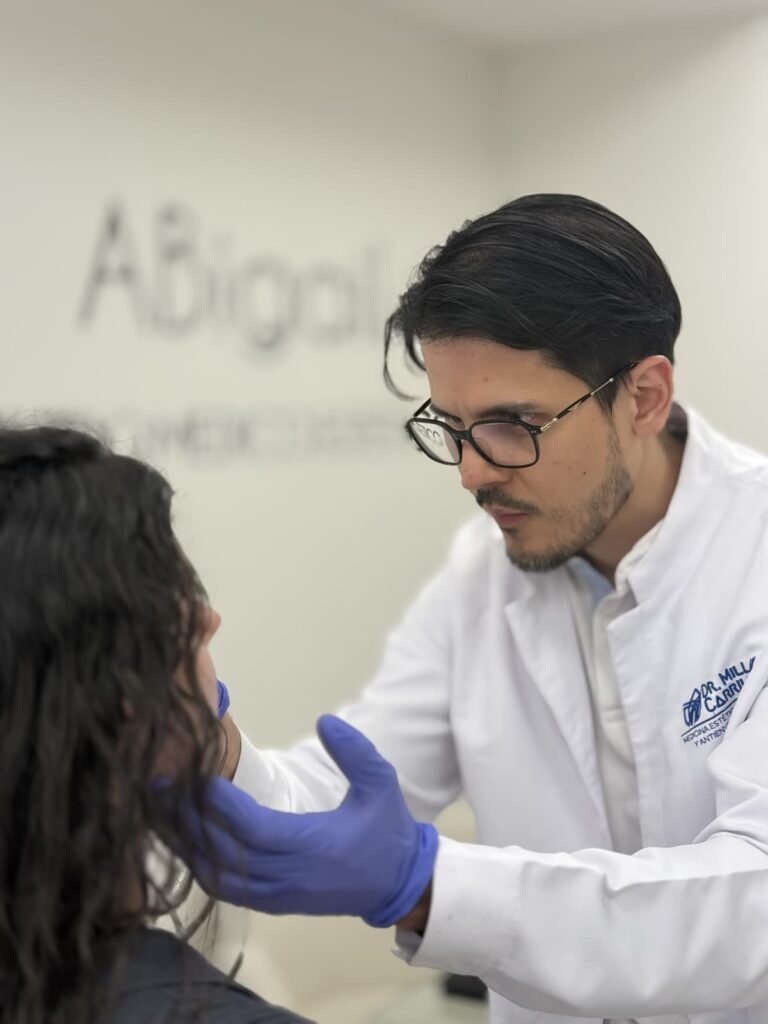 Valoración facial con criterio médico en Abigail Clinic
